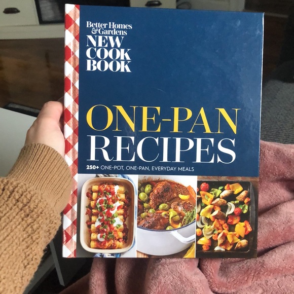 Better Homes And Gardens Other - 🪷 5/$10 🪷 Cookbook and magazine